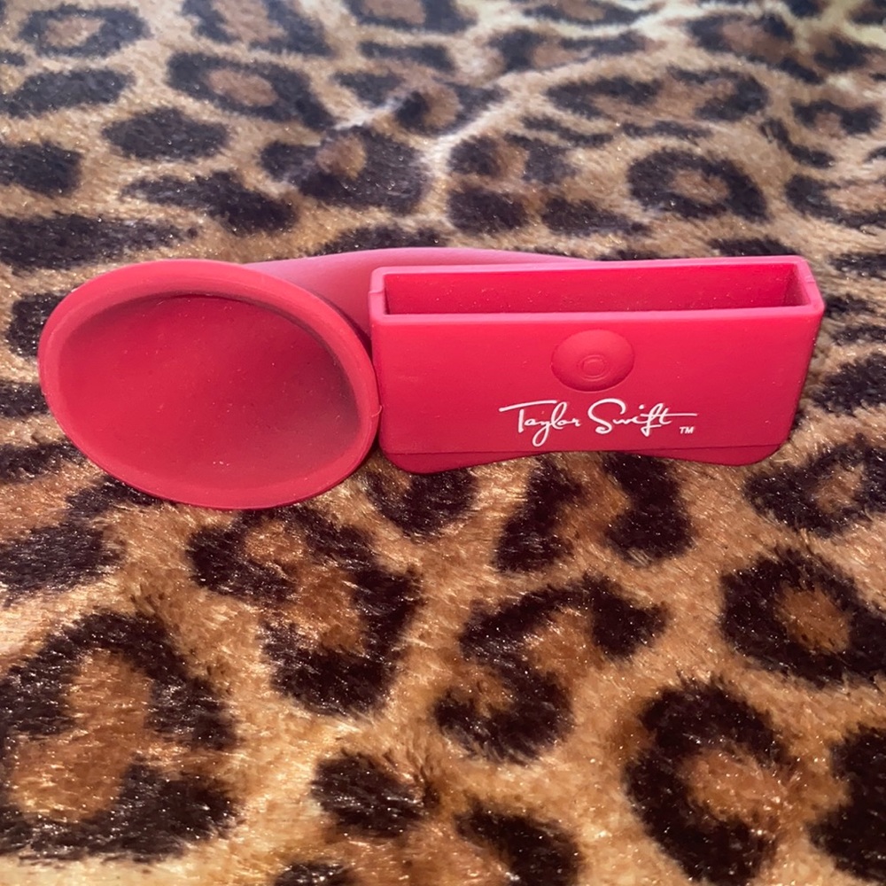 Taylor Swift Red Tour iPod Horn Music Amplifier
